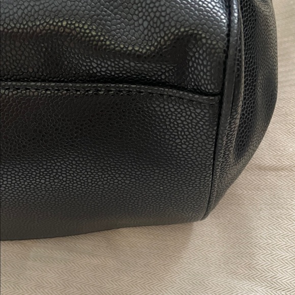 Elegant Black CC Leather Tote Bag - Picture 4 of 7